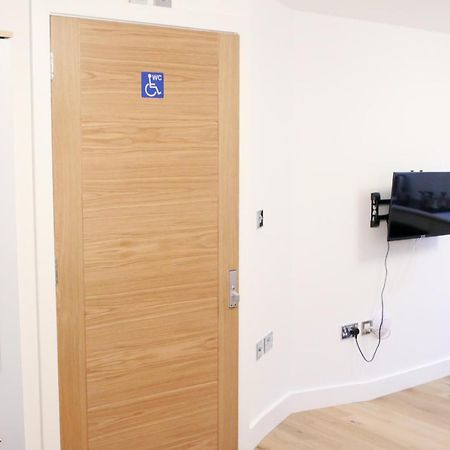 Lovely Studio Apartment With Access For Wheel-Chairs In Sydenham Лондон Экстерьер фото